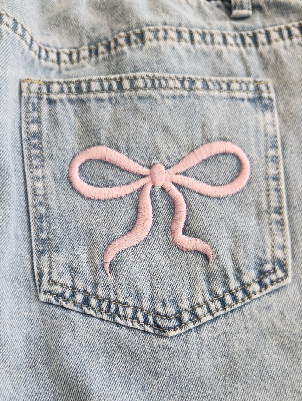 SHEIN Light Blue Wide Leg Jeans with Pink Bow Pockets - Picture 2 of 4